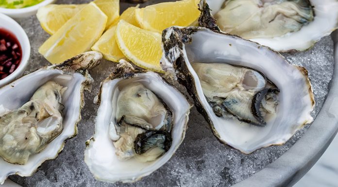 man dies eating raw oysters